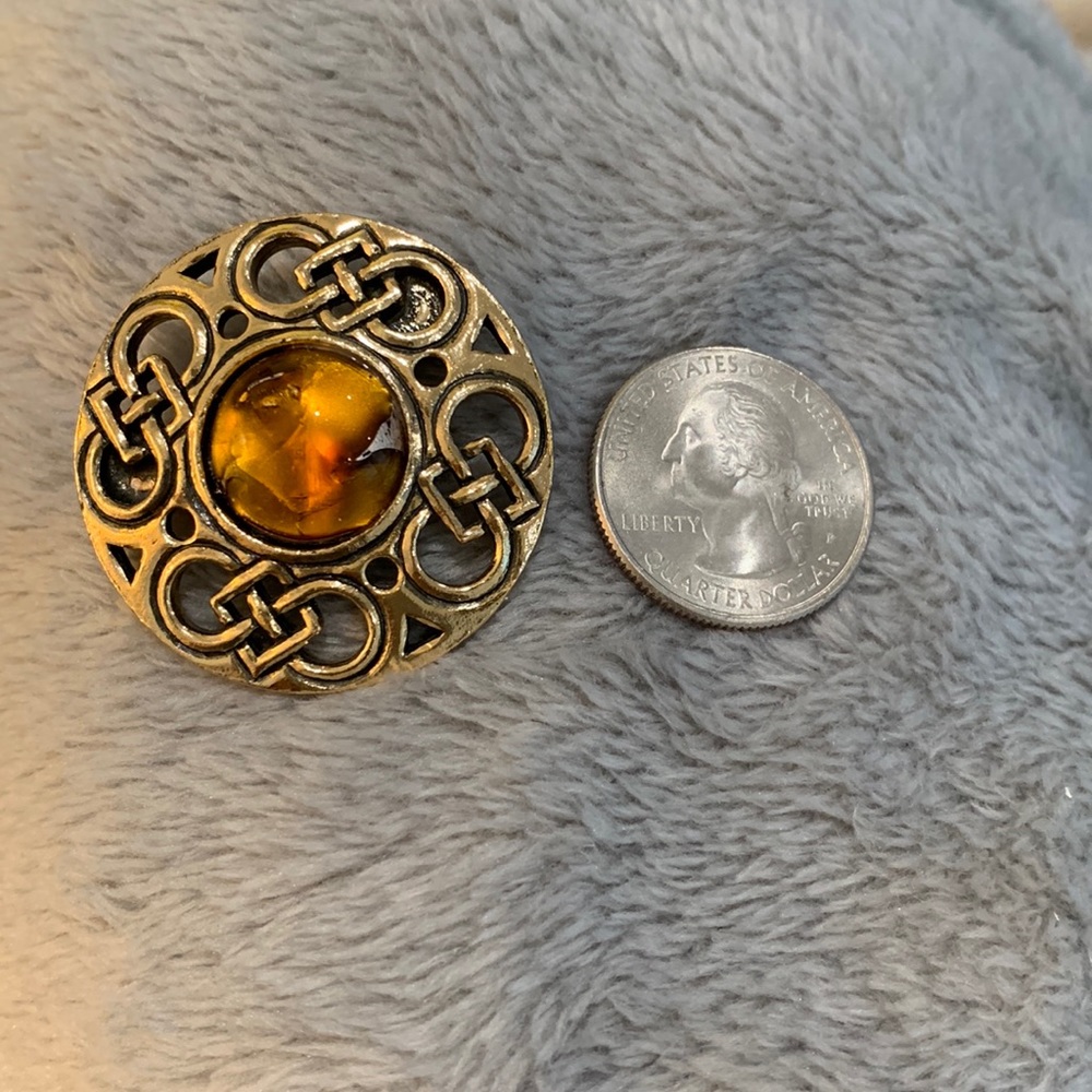 Vintage Miracle‎ Brooch Signed Beautiful Center Stone